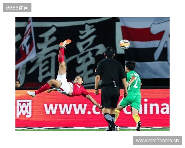 完美融入!廷伯:埃泽上演帽子戏法不是巧合,他很努力性格也很好 完美融入!廷伯:埃泽上演帽子戏法不是巧合,他很努力性格也很好